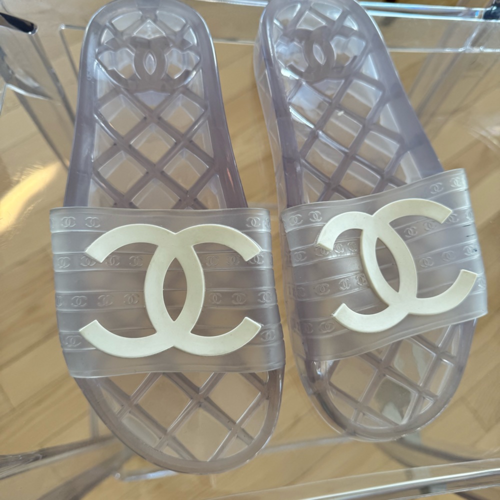 CHANEL slides-  size 38